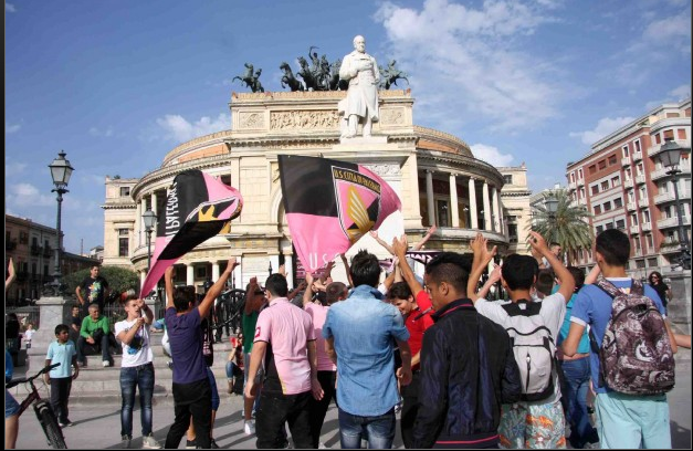 Palermo, tifosi della Juve aggrediti da concittadini rosanero: "Qui si festeggia solo il Palermo"$