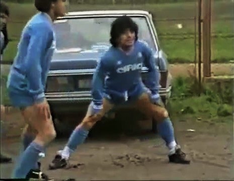 Quando Maradona giocò nel fango di Acerra: contro la società per ... - CalcioWeb