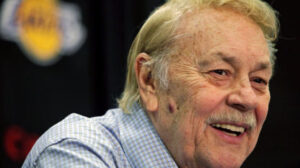 cms_20130219_Jerry Buss (2)_immagine_oleft