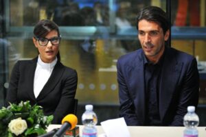 http://media.melty.it/article-2563827-ajust_930/ilaria-d-amico-e-gigi-buffon.jpg