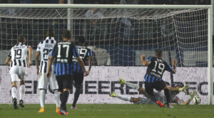 Gianluigi+Buffon+German+Gustavo+Denis+Atalanta+jVHFoat1ML7l