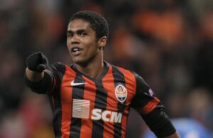 douglas-costa1