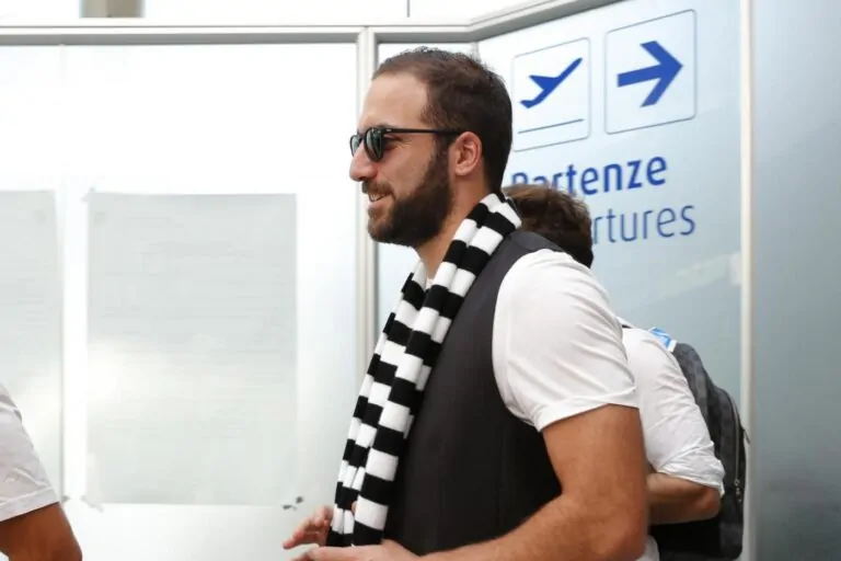 Higuain Milan