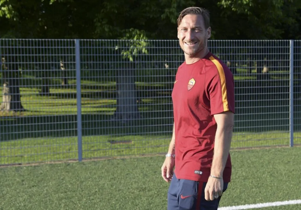 Beneficenza totti roma legends