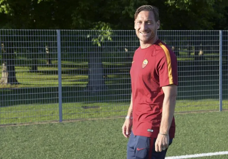 Beneficenza totti roma legends