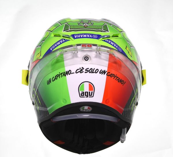 Valentino Rossi 'cambia' il casco: omaggio a Totti ed Hayden [FOTO]