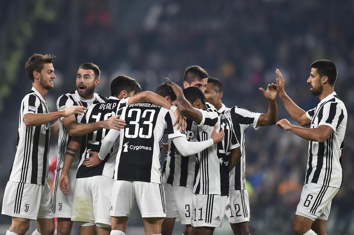 Juventus contro il Benevento in campo con una maglia speciale per i 120 anni FOTO