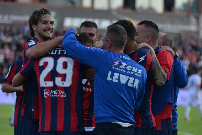 Fiorentina Crotone streaming