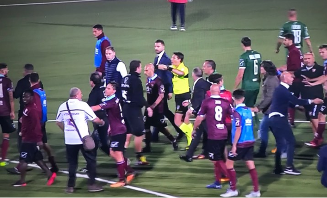 Genitore aggredisce allenatore