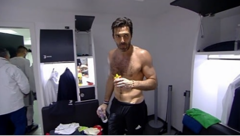 Confronto Buffon tifosi