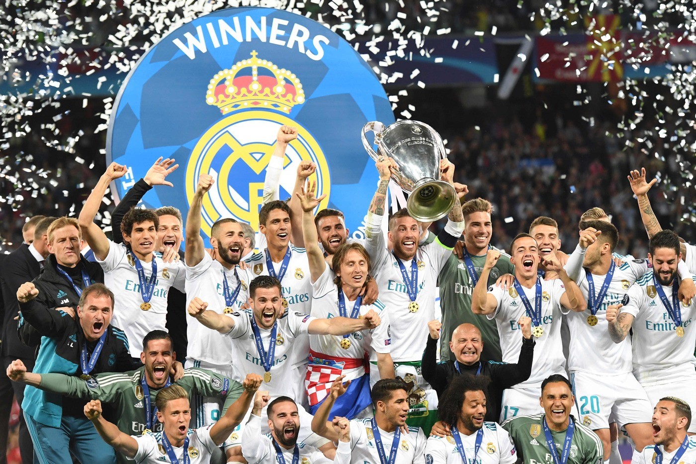 Real Madrid, delirio al termine della partita: tutte le FOTO della festa