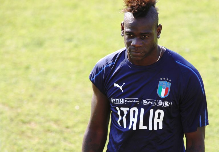 Balotelli striscione