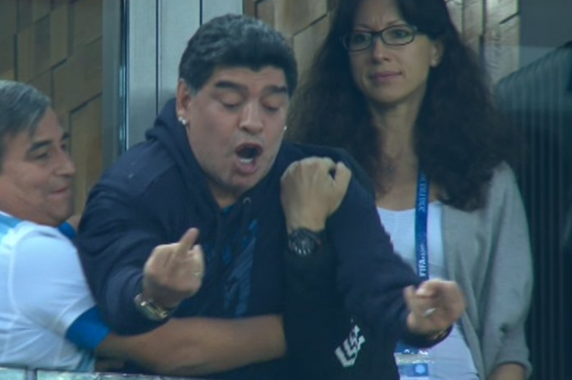 Maradona esultanza