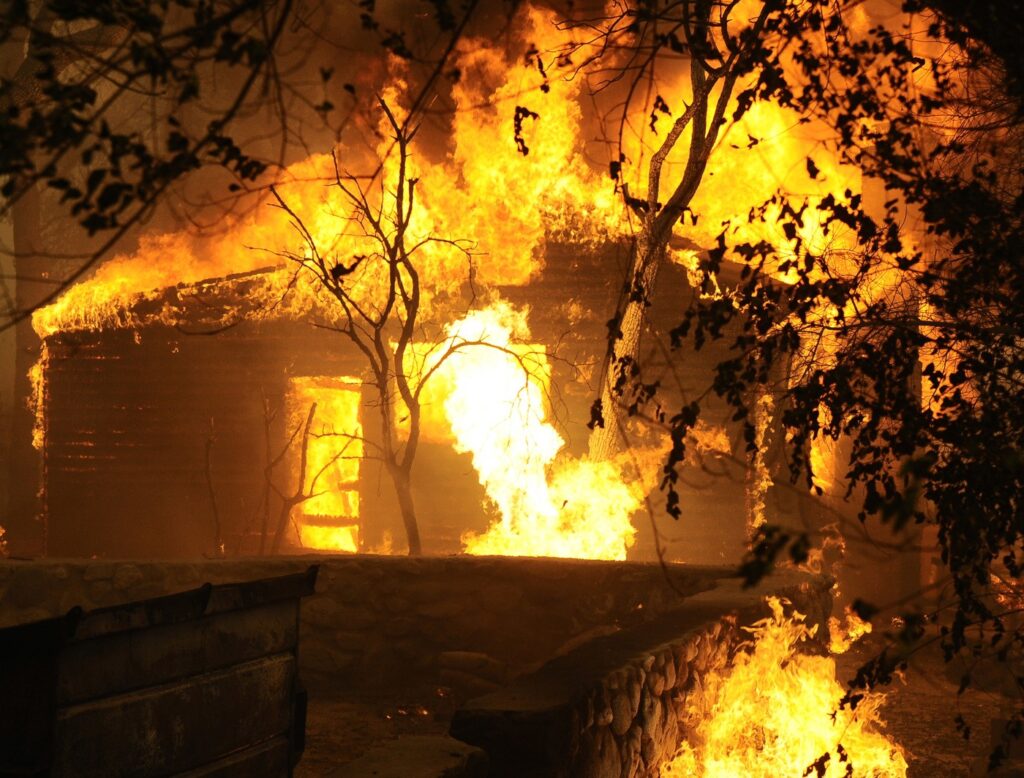 incendio ex calciatore