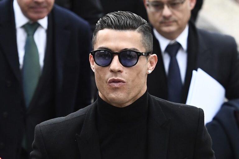 Ronaldo scrive anziana