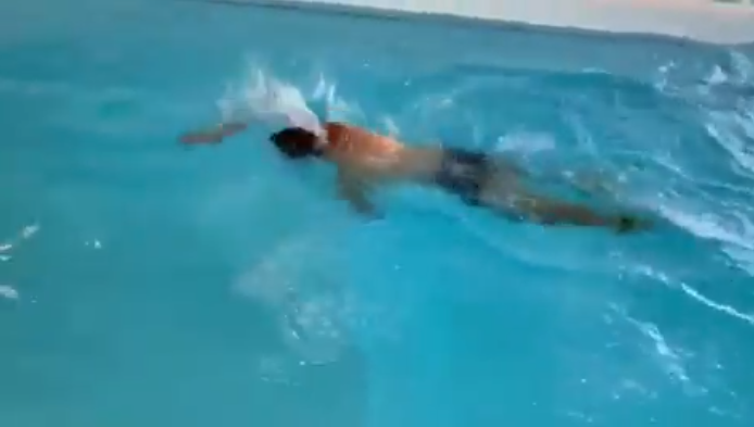 Ronaldo piscina