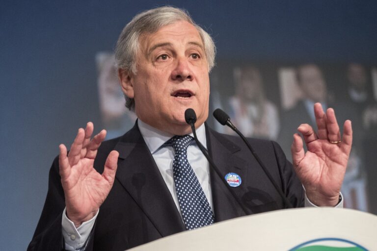 Striscione fascista tifosi Lazio