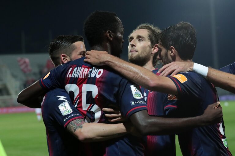 sequestrate maglie Crotone