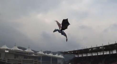 drago vola su stadio