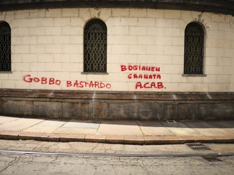 scritte anti juve gran madre