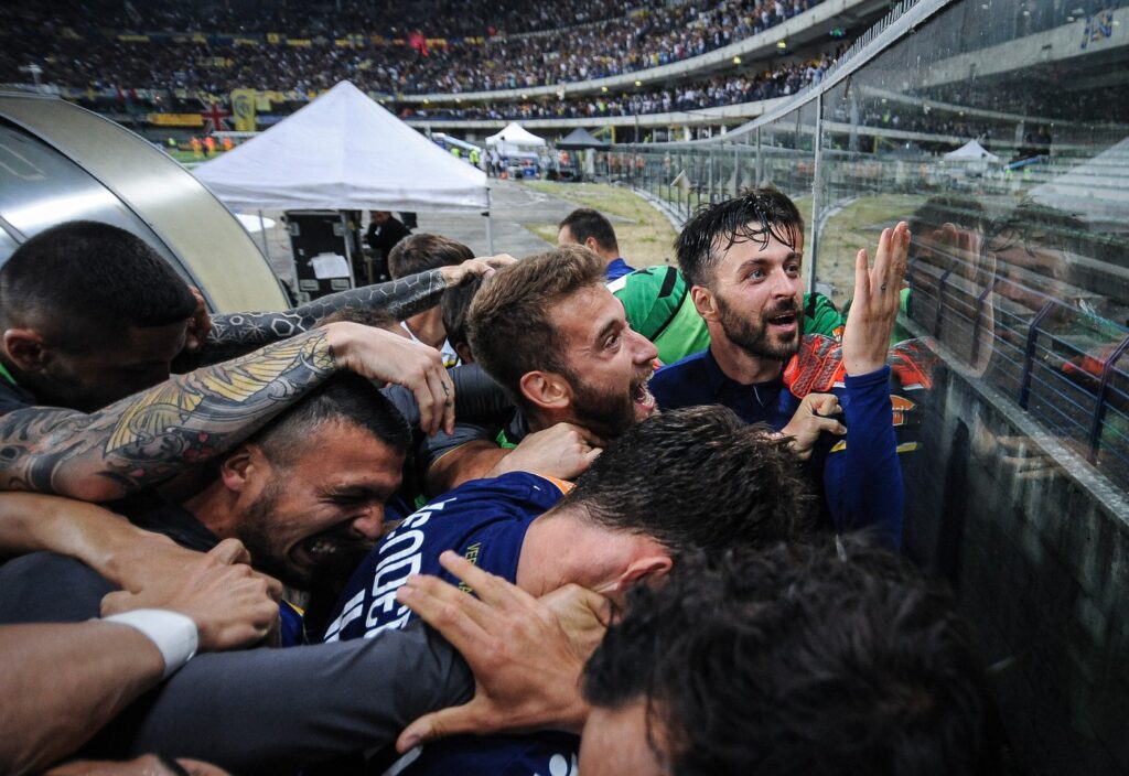 Cori tifosi Verona