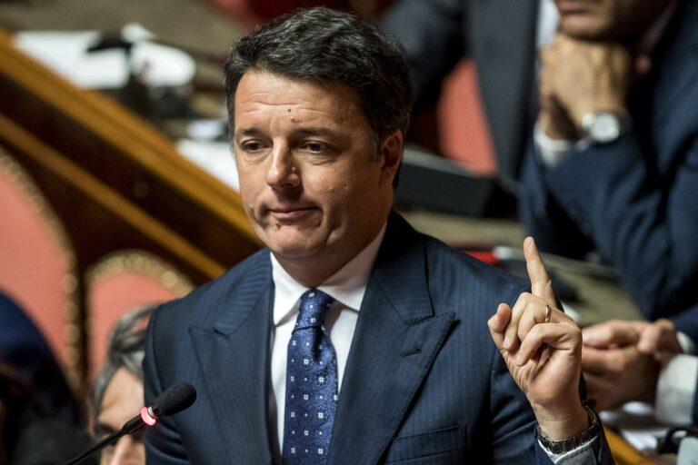 polemica Renzi-Salvini Mondiale