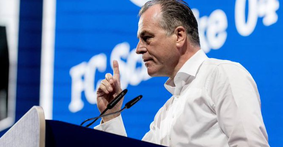 patron Schalke sospeso