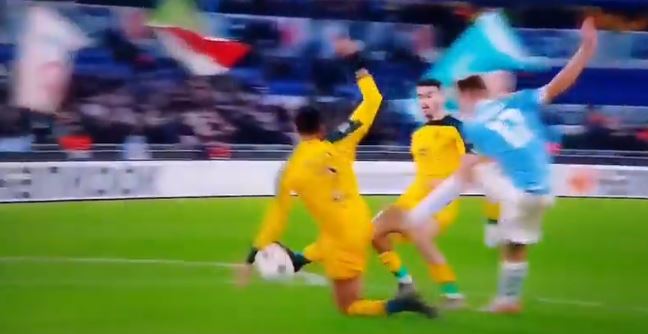 rigore negato alla lazio