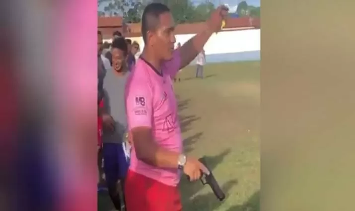 arbitro pistola