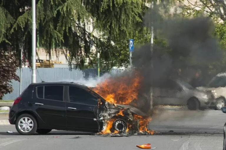 auto fiamme