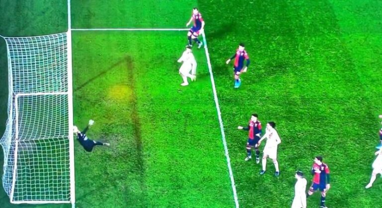 parata Pau Lopez