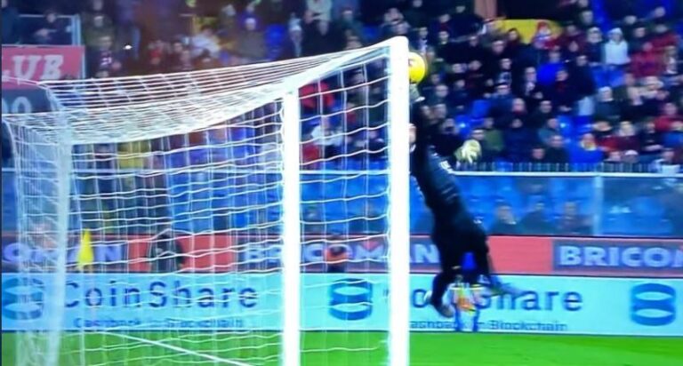 parata Pau Lopez