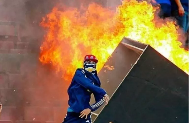 seggiolini in fiamme Cile