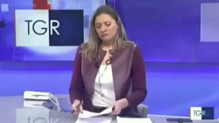 giornalista si commuove