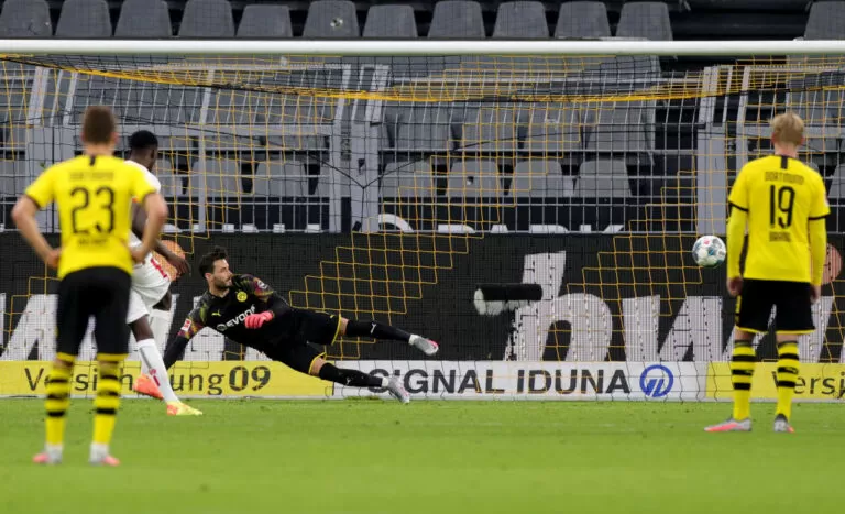 Borussia Dortmund v 1. FSV Mainz 05