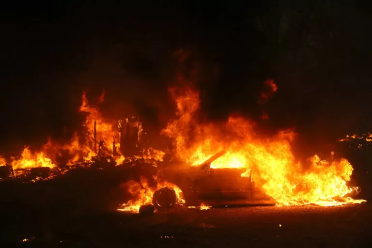 auto fiamme