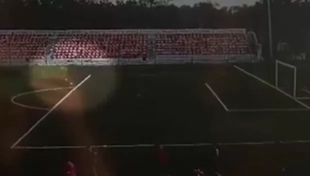 calciatore colpito da un fulmine