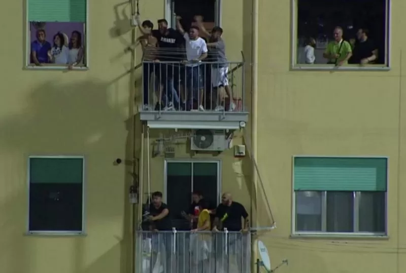 tifosi balcone juve stabiatifosi balcone juve stabia