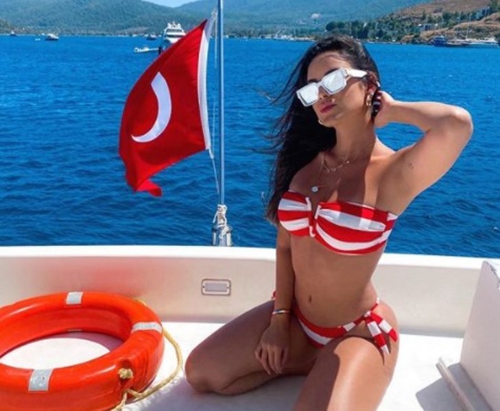 nathalia felix compagna douglas costa