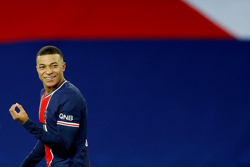 L'infortunio di Mbappé, il francese parte dalla panchina