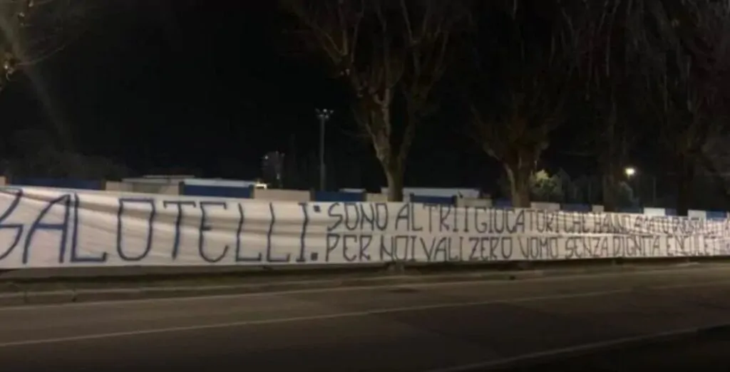 striscione Balotelli