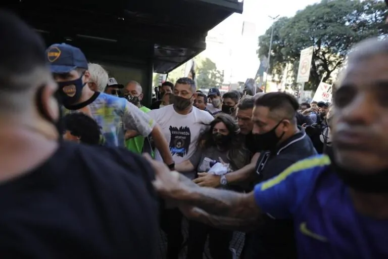 manifestazione Maradona