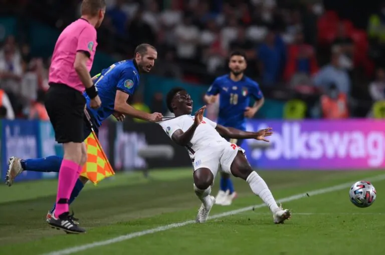 Chiellini Saka