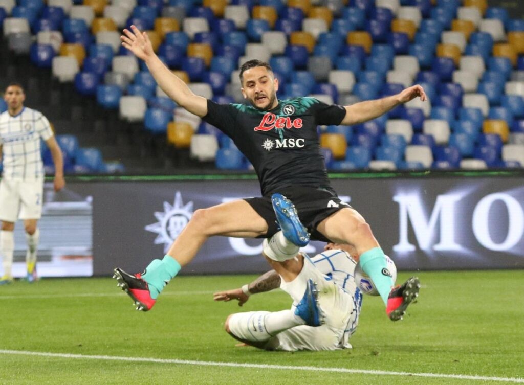Manolas