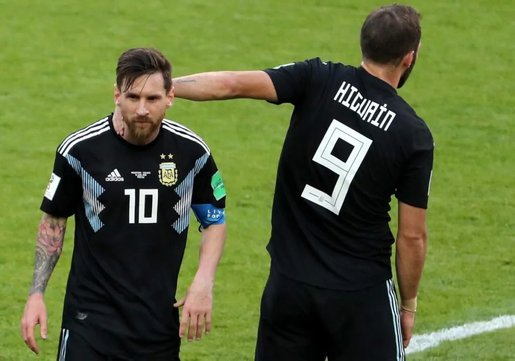 Higuain Messi