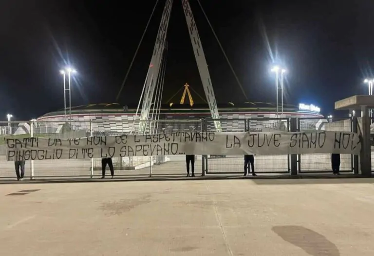 striscione Gatti Pinsoglio