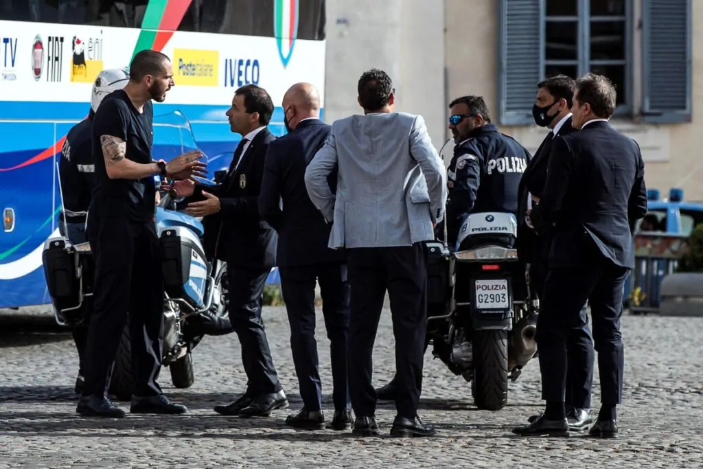 Bonucci tifosa pullman