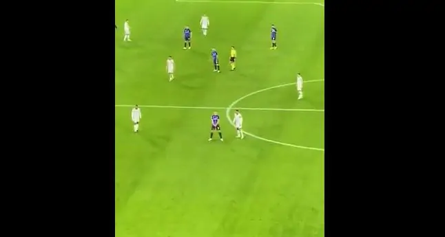 gesto dzeko cori juve