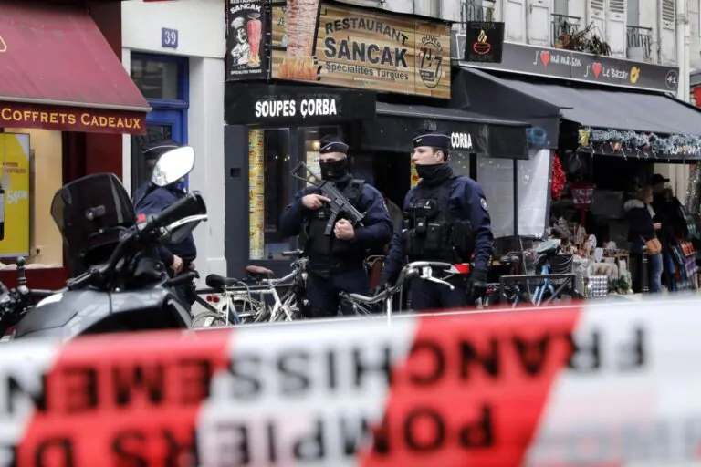 sparatoria francia