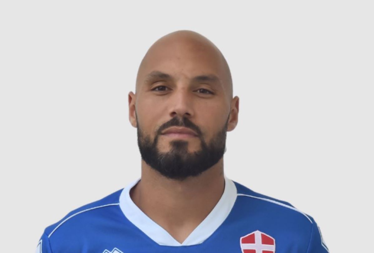 Follia Benalouane, rifila un pugno ad un tifoso avversario: è in Questura Follia Benalouane, rifila un pugno ad un tifoso avversario: è in Questura